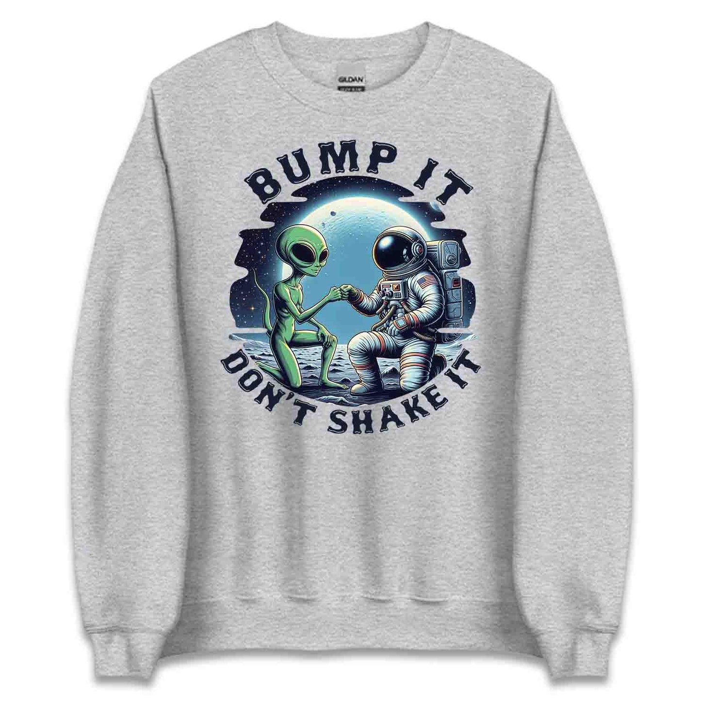 Astronaut & Alien Fist Bump T-Shirt, Sweatshirt, Hoodie – Retro Sci-Fi & Outer Space Vibes | PRODUCT CODE: ATRISOPCNQM