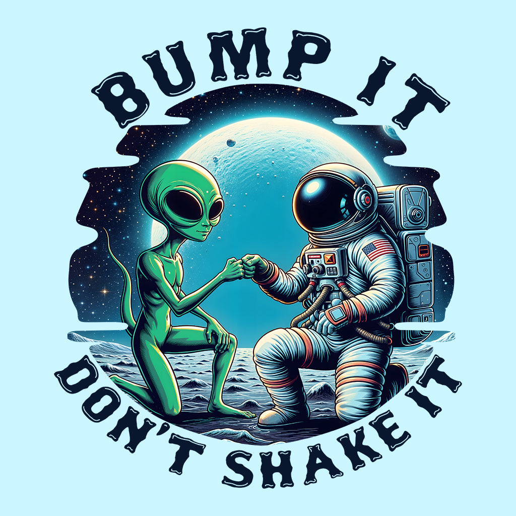 Astronaut & Alien Fist Bump T-Shirt, Sweatshirt, Hoodie – Retro Sci-Fi & Outer Space Vibes | PRODUCT CODE: ATRISOPCNQM