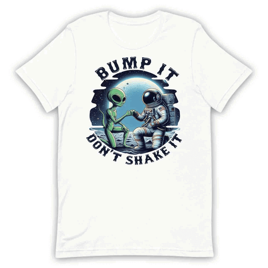 Astronaut & Alien Fist Bump T-Shirt, Sweatshirt, Hoodie – Retro Sci-Fi & Outer Space Vibes | PRODUCT CODE: ATRISOPCNQM